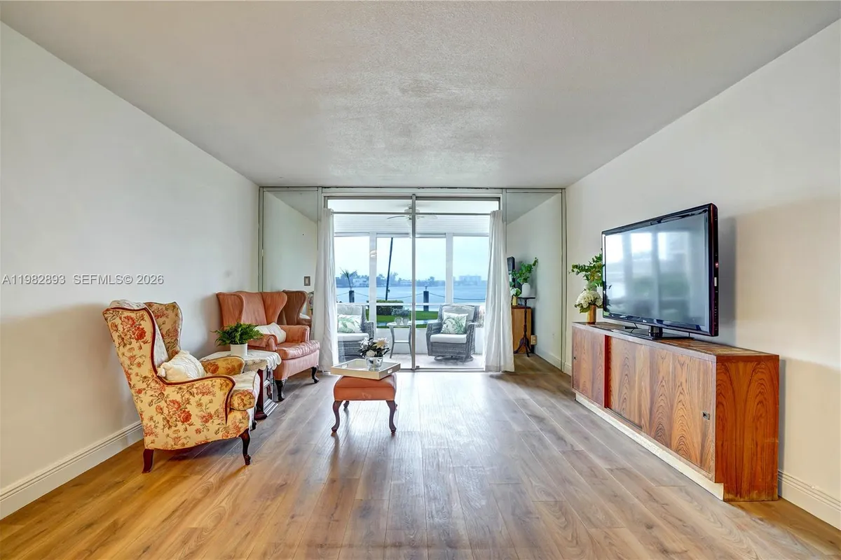 3020 Marcos Dr # S108, Aventura FL 33160