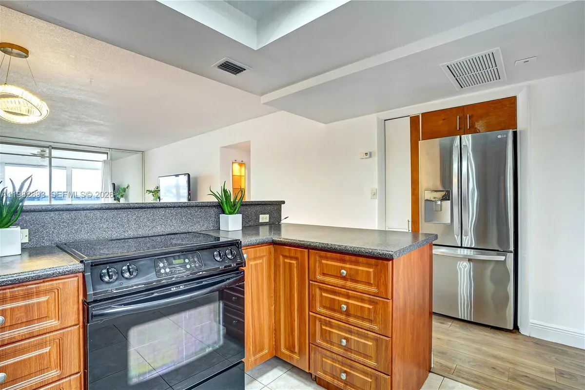 3020 Marcos Dr # S108, Aventura FL 33160