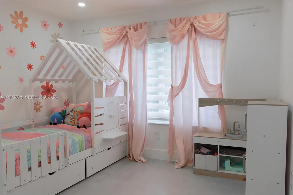 5830 SW 51st Ter, Miami FL 33155