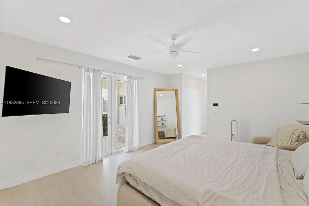 5830 SW 51st Ter, Miami FL 33155