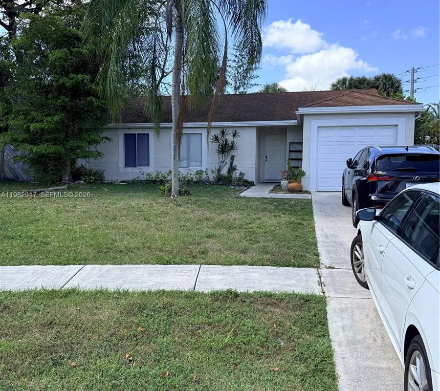 9963 Baywater Dr, Boca Raton FL 33496