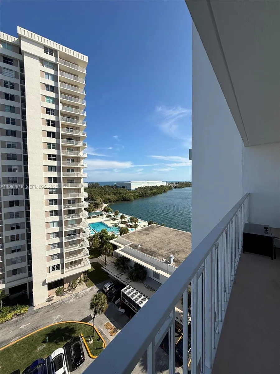 500 Bayview Dr # 1031, Sunny Isles Beach FL 33160