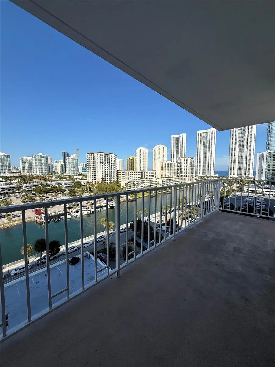500 Bayview Dr # 1031, Sunny Isles Beach FL 33160