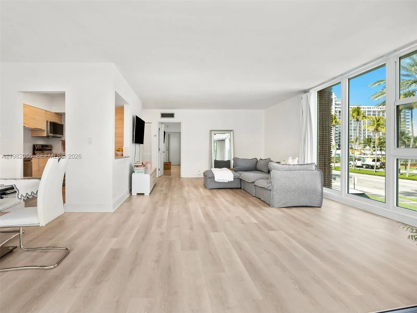 10210 Collins Ave # 202, Bal Harbour FL 33154