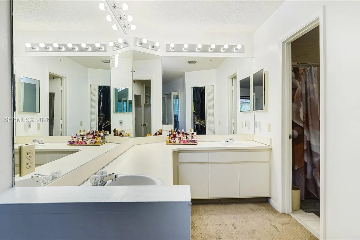 11524 Terra Bella Blvd, Plantation FL 33325