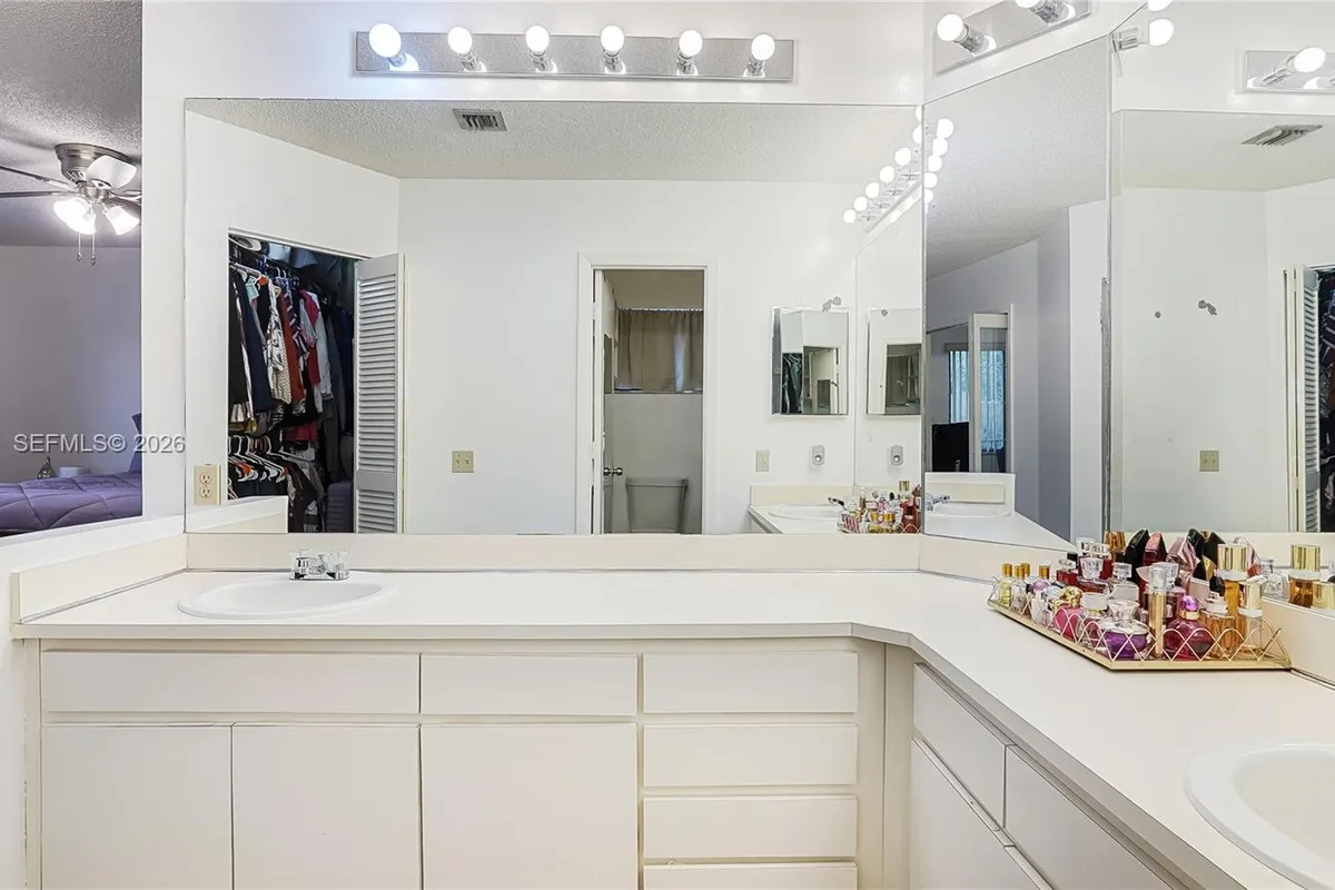 11524 Terra Bella Blvd, Plantation FL 33325