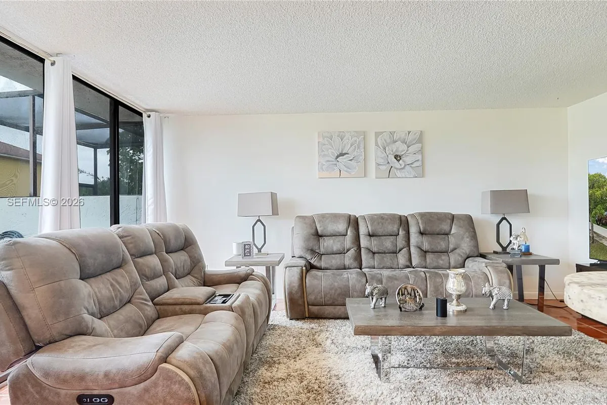 11524 Terra Bella Blvd, Plantation FL 33325