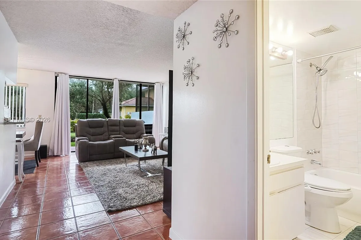 11524 Terra Bella Blvd, Plantation FL 33325