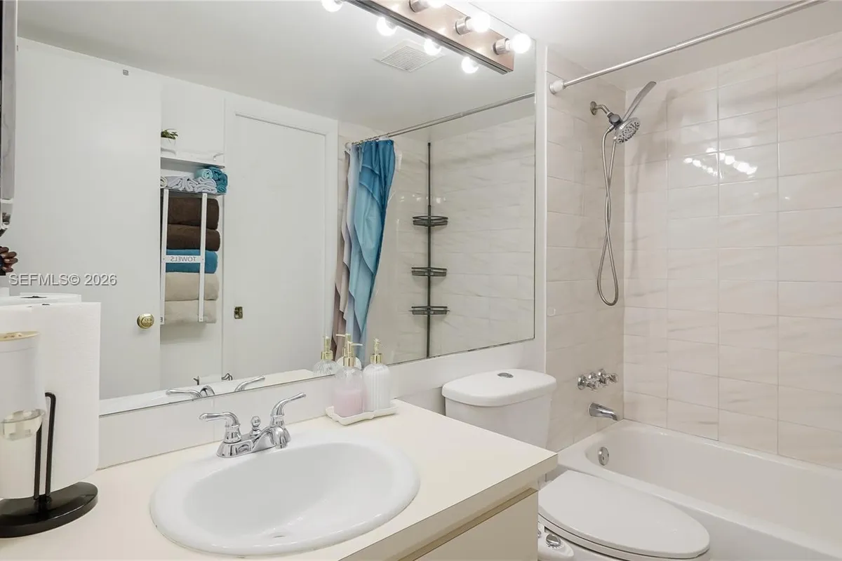 11524 Terra Bella Blvd, Plantation FL 33325