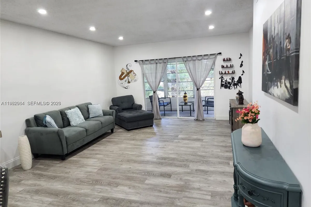 7605 NW 4th Pl # 206, Margate FL 33063