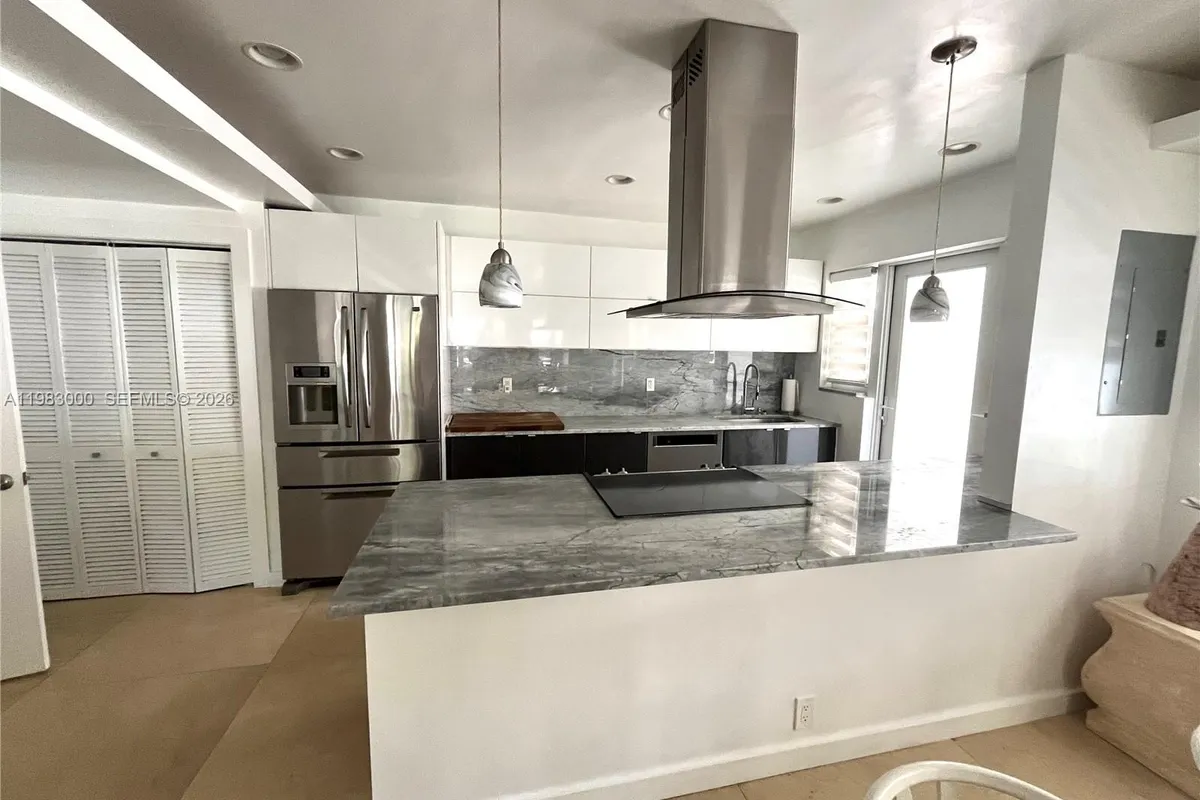 10190 Collins Ave # 106, Bal Harbour FL 33154