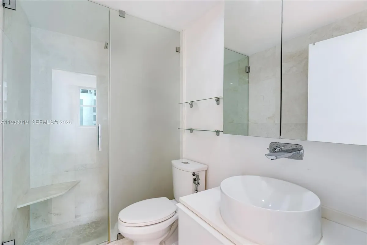 825 Brickell Bay Dr # 850, Miami FL 33131