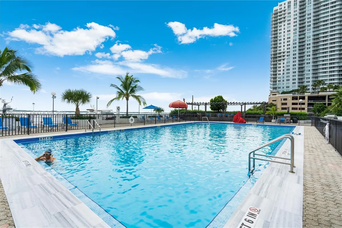 825 Brickell Bay Dr # 850, Miami FL 33131