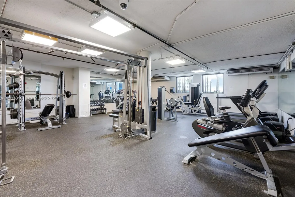 825 Brickell Bay Dr # 850, Miami FL 33131