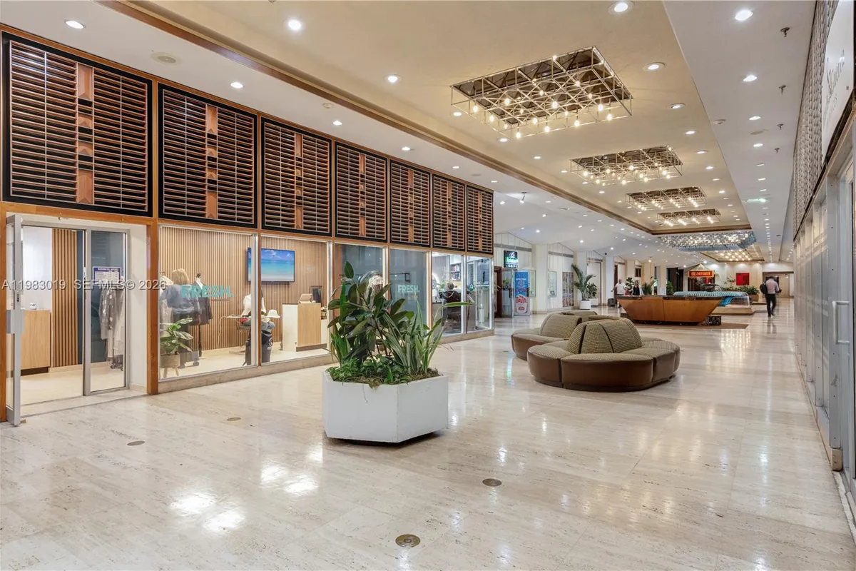 825 Brickell Bay Dr # 850, Miami FL 33131