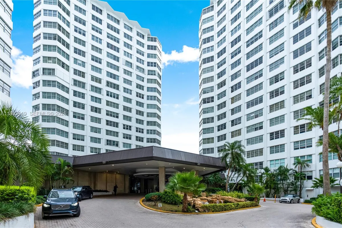 825 Brickell Bay Dr # 850, Miami FL 33131