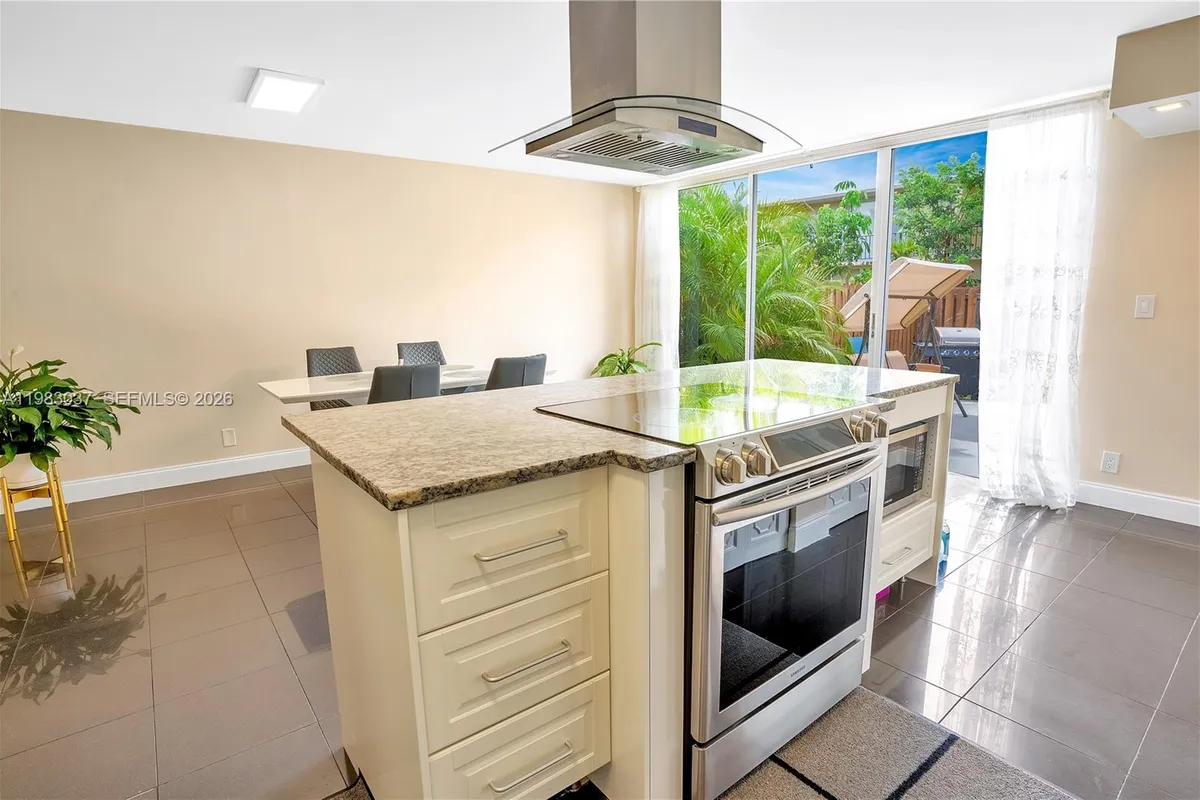 2421 NE 10th St # 153, Hallandale Beach FL 33009