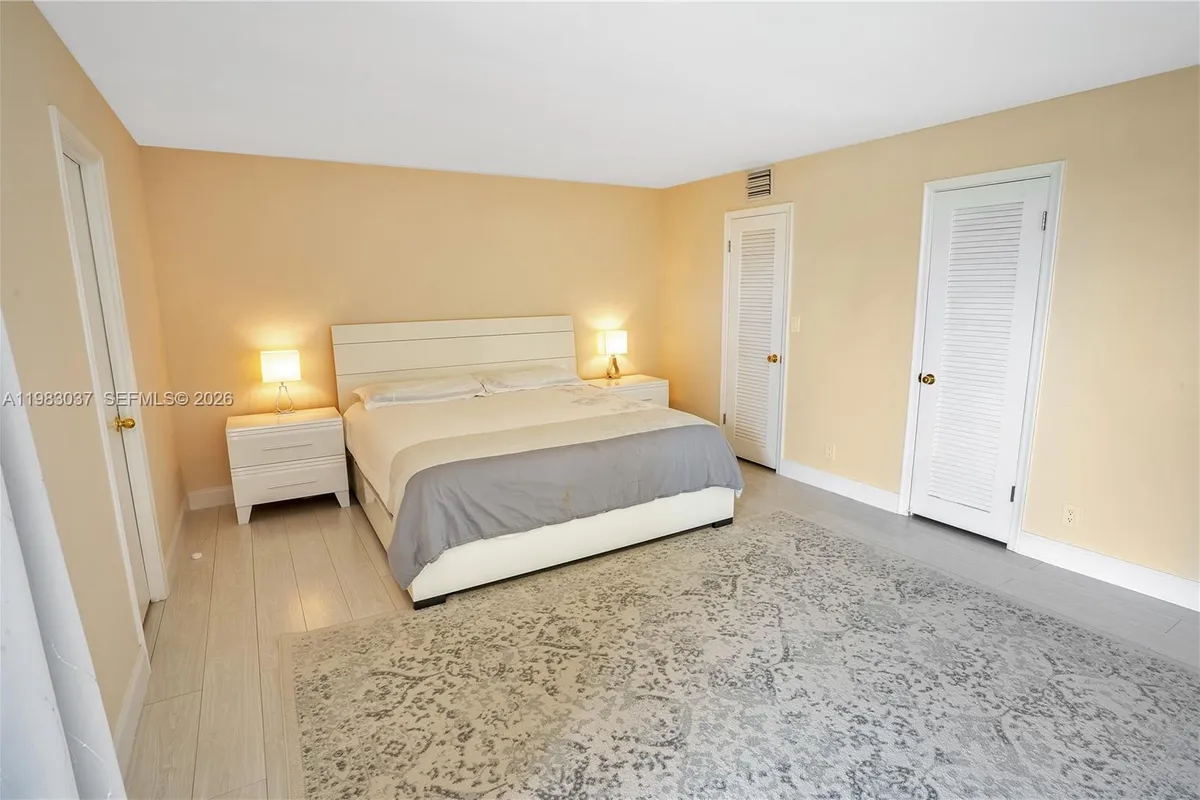 2421 NE 10th St # 153, Hallandale Beach FL 33009