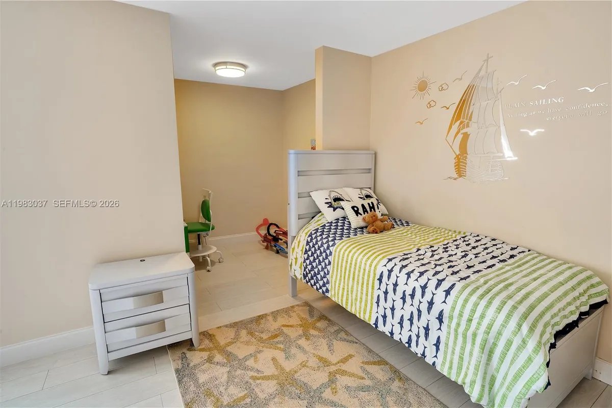 2421 NE 10th St # 153, Hallandale Beach FL 33009