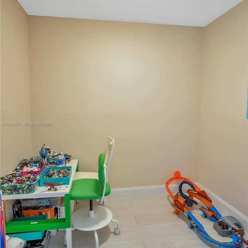 2421 NE 10th St # 153, Hallandale Beach FL 33009