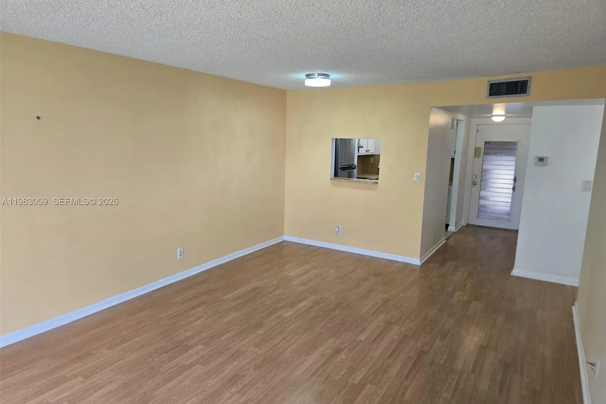 9261 Sunrise Lakes Blvd # 201, Sunrise FL 33322