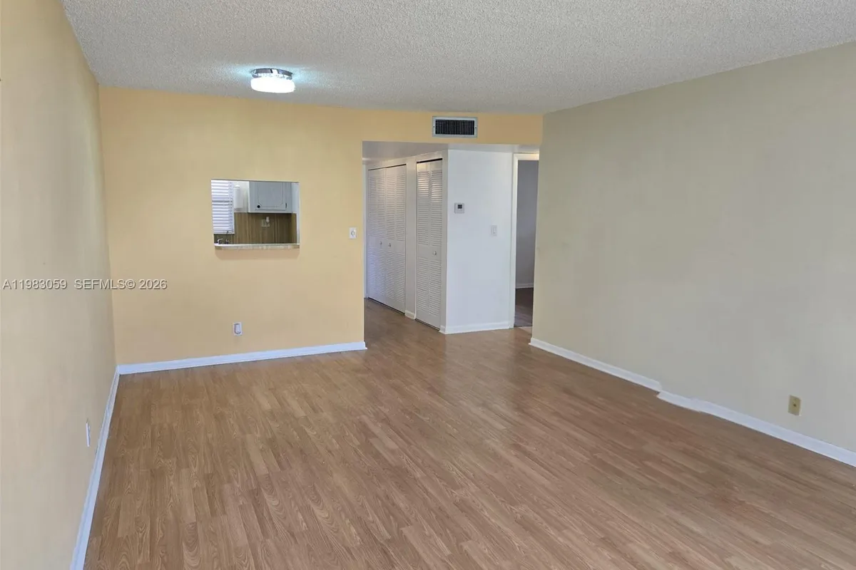 9261 Sunrise Lakes Blvd # 201, Sunrise FL 33322