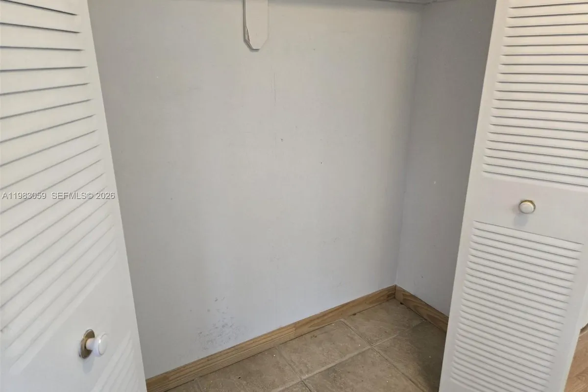 9261 Sunrise Lakes Blvd # 201, Sunrise FL 33322