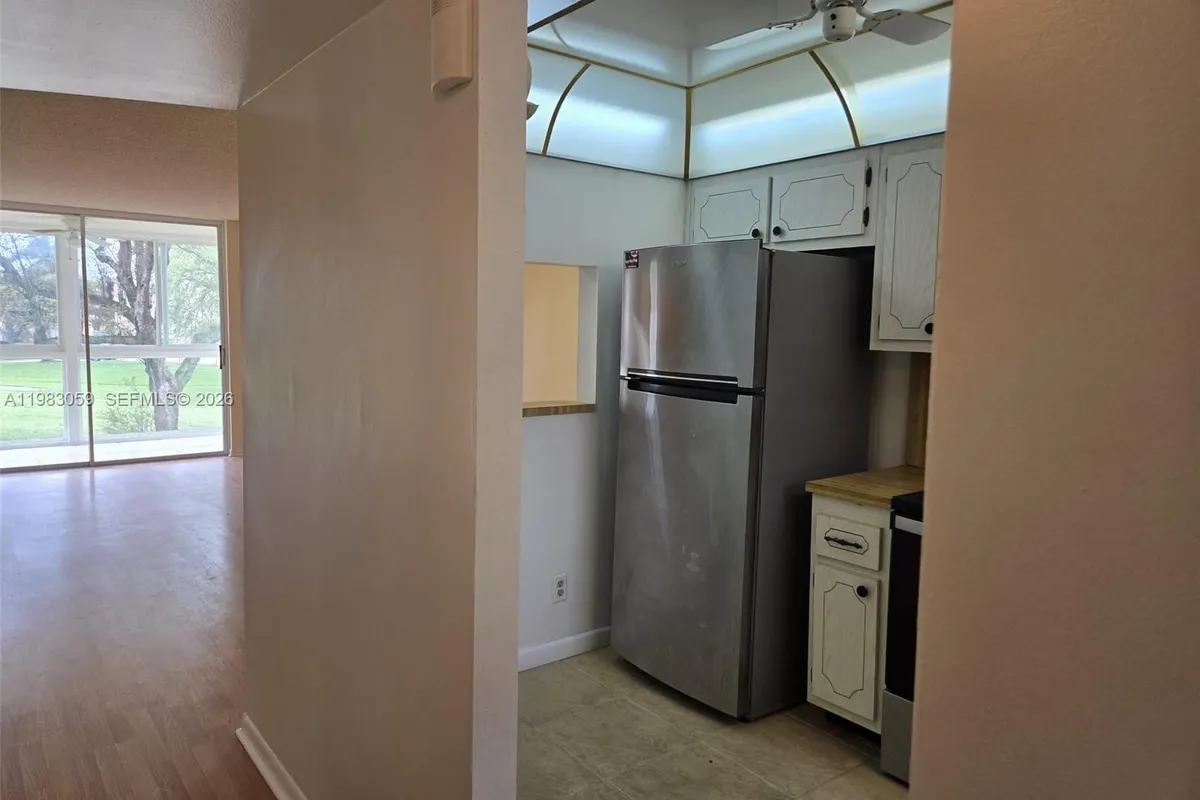 9261 Sunrise Lakes Blvd # 201, Sunrise FL 33322