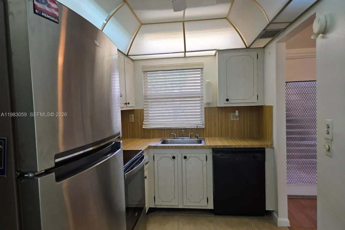 9261 Sunrise Lakes Blvd # 201, Sunrise FL 33322