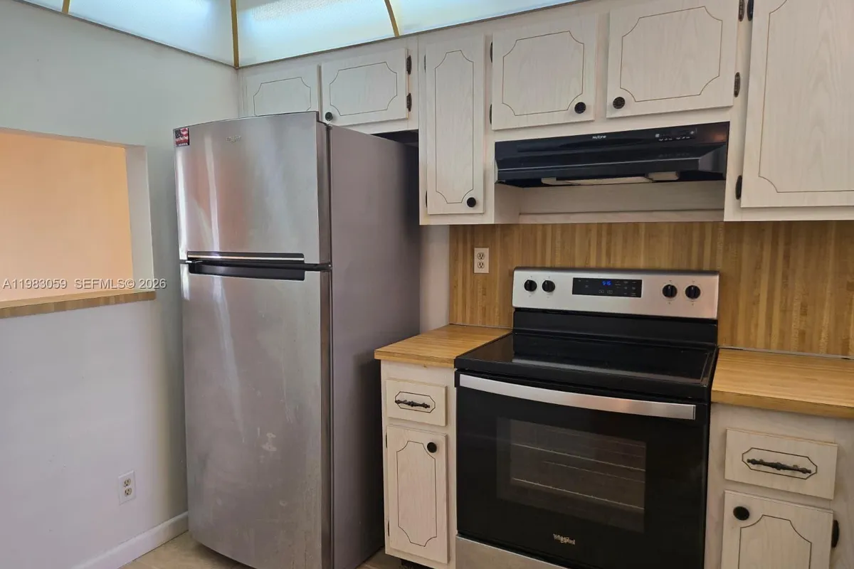 9261 Sunrise Lakes Blvd # 201, Sunrise FL 33322