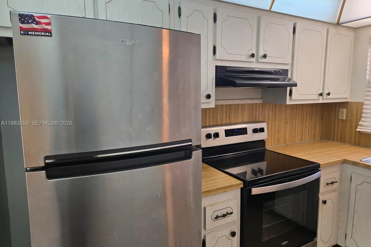 9261 Sunrise Lakes Blvd # 201, Sunrise FL 33322