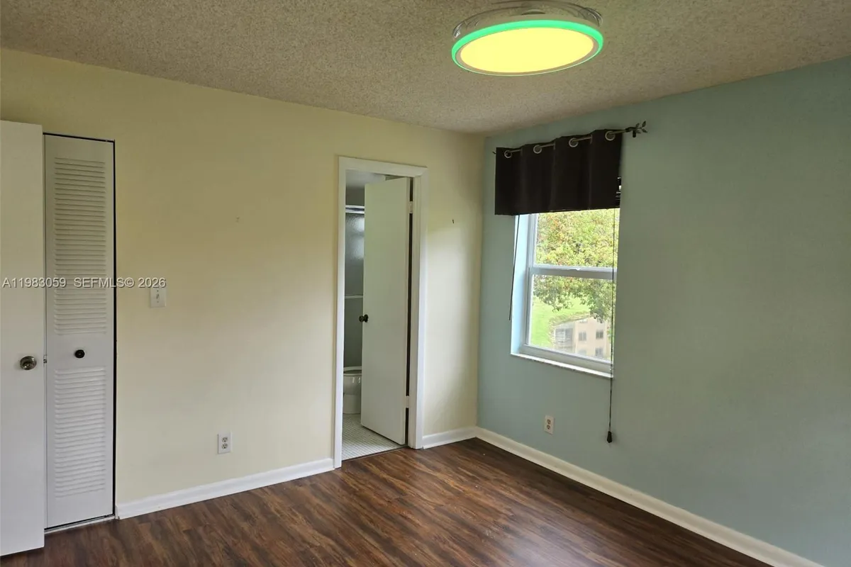 9261 Sunrise Lakes Blvd # 201, Sunrise FL 33322