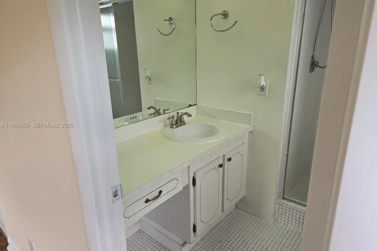 9261 Sunrise Lakes Blvd # 201, Sunrise FL 33322