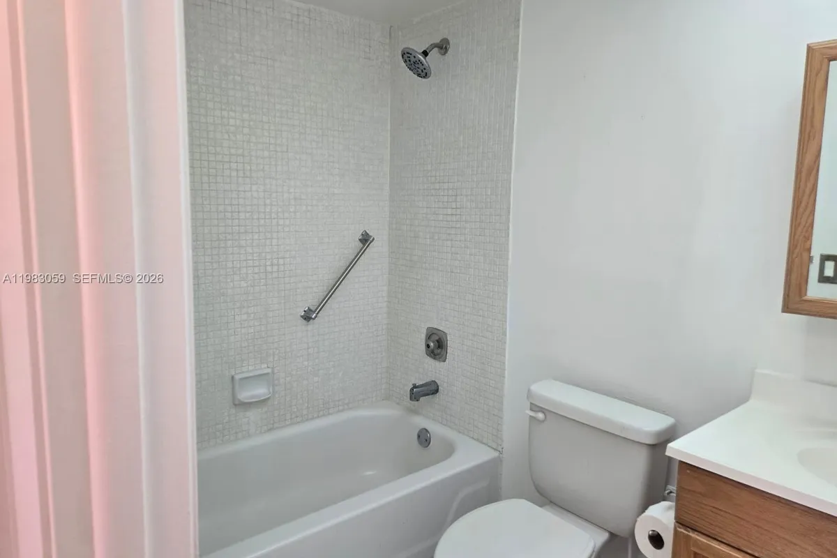 9261 Sunrise Lakes Blvd # 201, Sunrise FL 33322