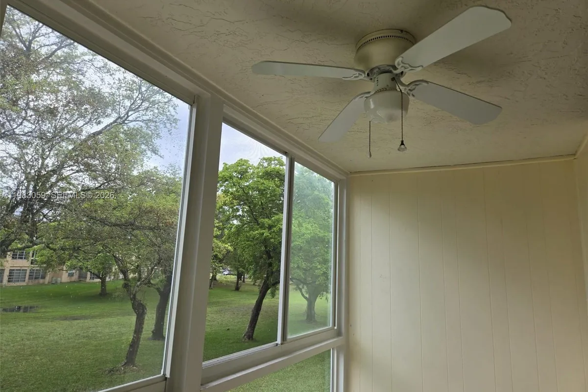 9261 Sunrise Lakes Blvd # 201, Sunrise FL 33322