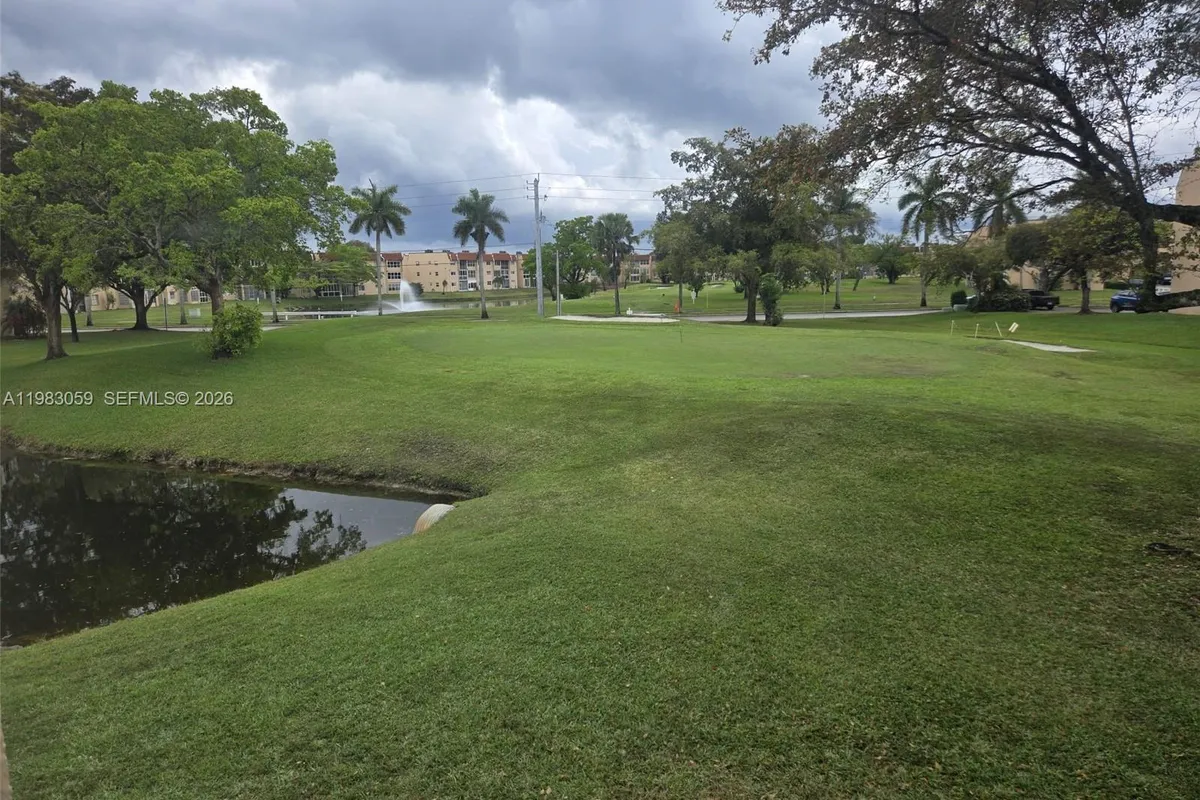 9261 Sunrise Lakes Blvd # 201, Sunrise FL 33322