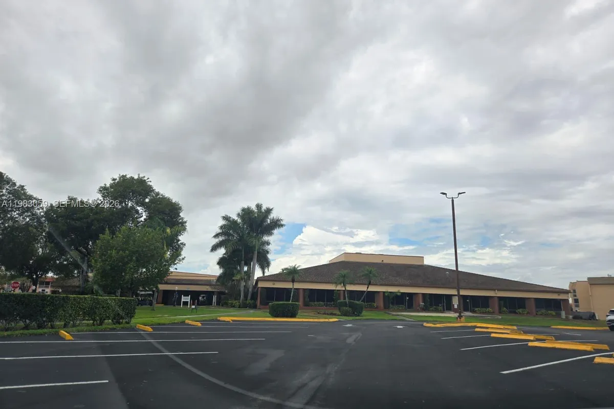 9261 Sunrise Lakes Blvd # 201, Sunrise FL 33322