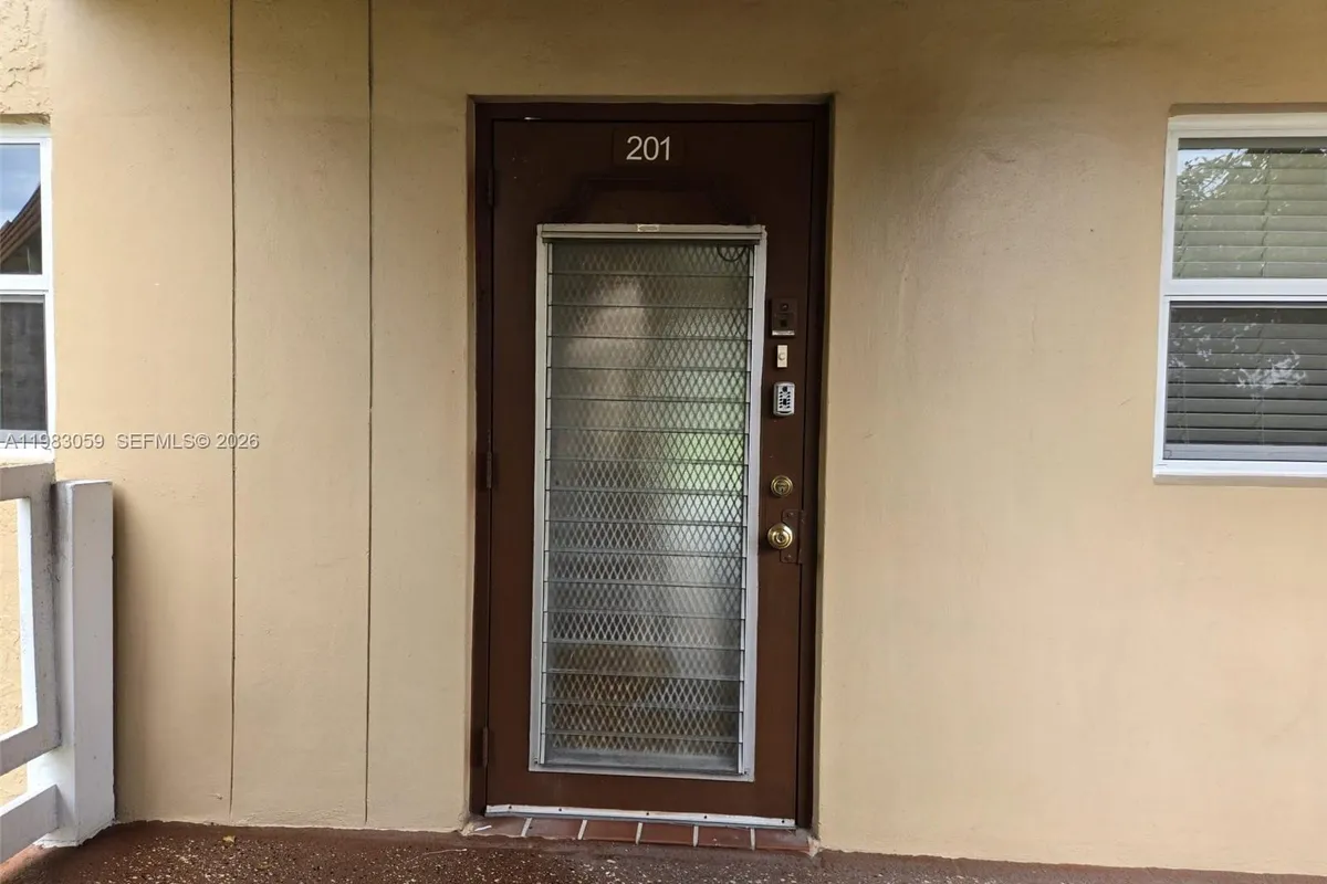 9261 Sunrise Lakes Blvd # 201, Sunrise FL 33322