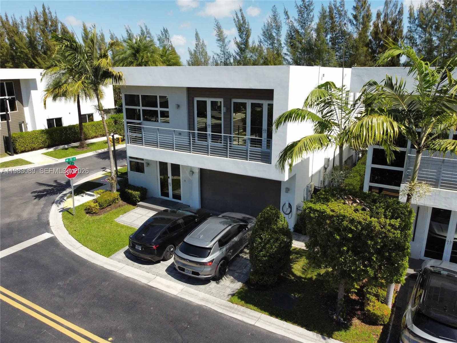 7475 NW 97th Ct, Doral FL 33178