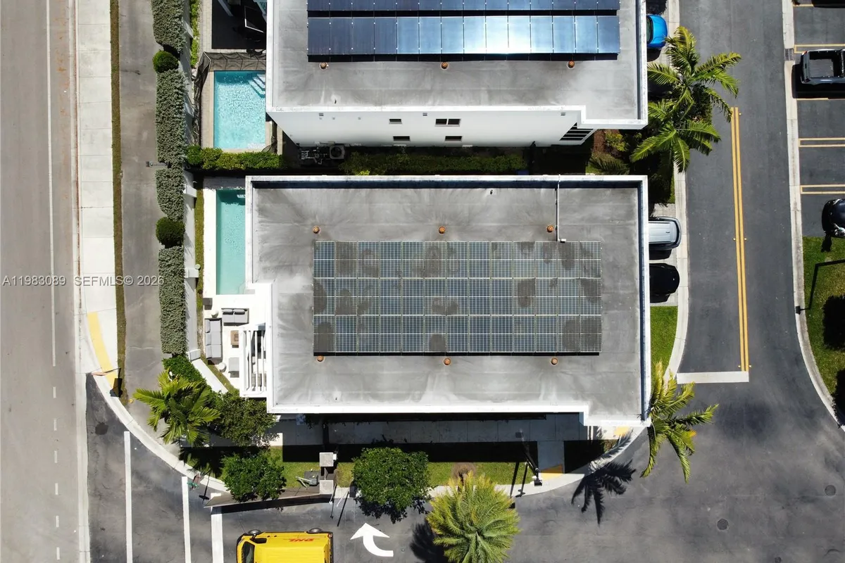 7475 NW 97th Ct, Doral FL 33178