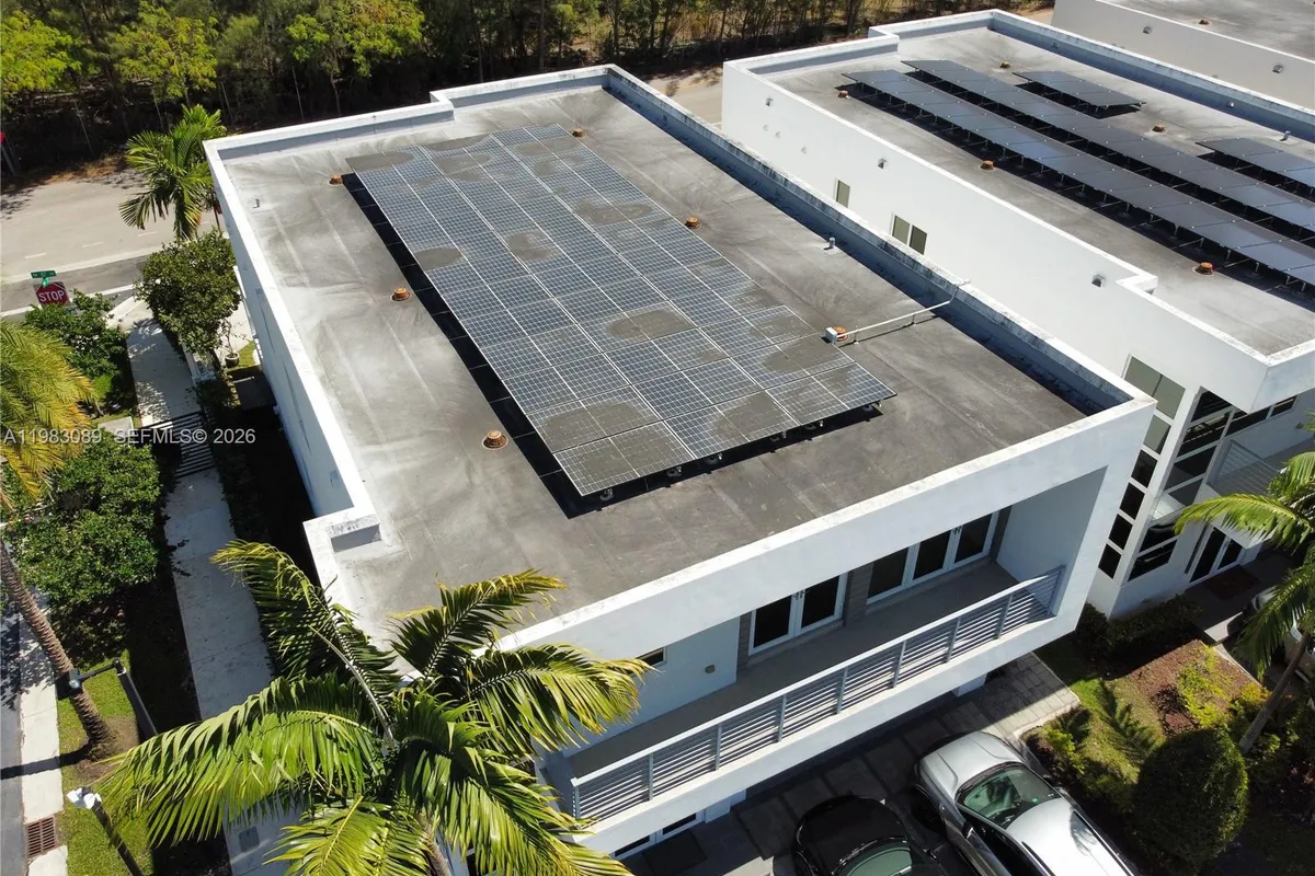 7475 NW 97th Ct, Doral FL 33178