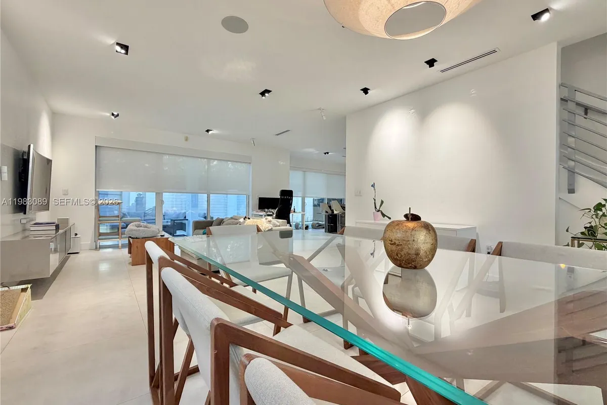 7475 NW 97th Ct, Doral FL 33178