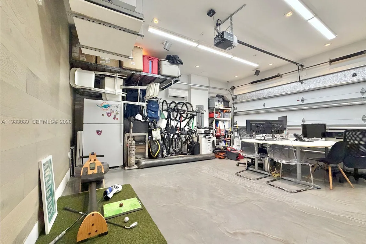 7475 NW 97th Ct, Doral FL 33178