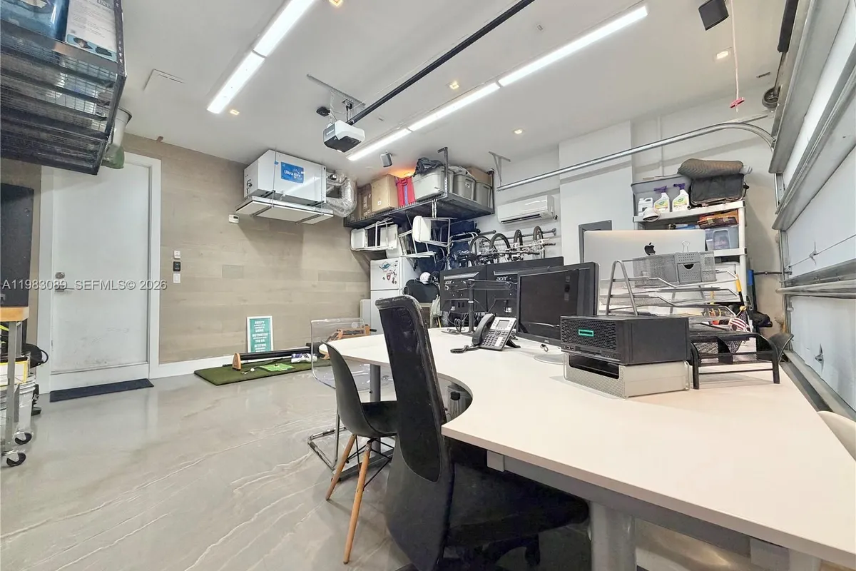 7475 NW 97th Ct, Doral FL 33178