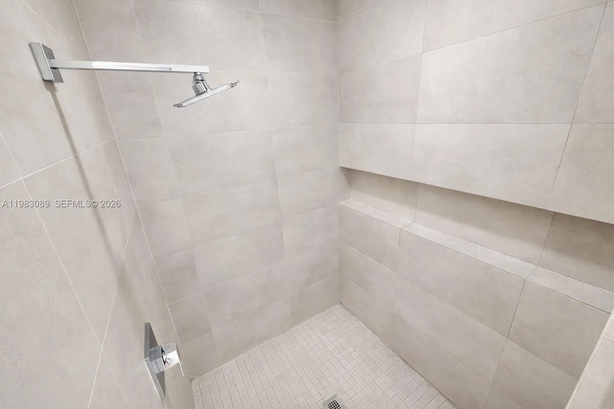 7475 NW 97th Ct, Doral FL 33178