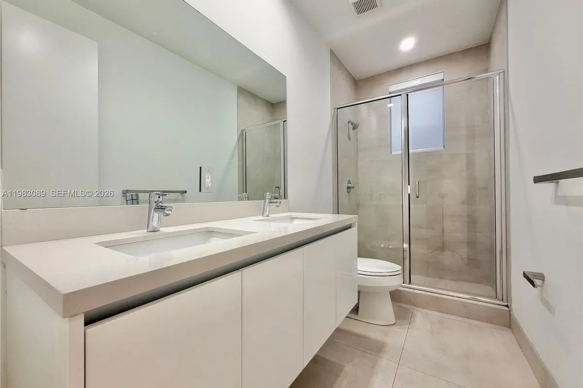 7475 NW 97th Ct, Doral FL 33178