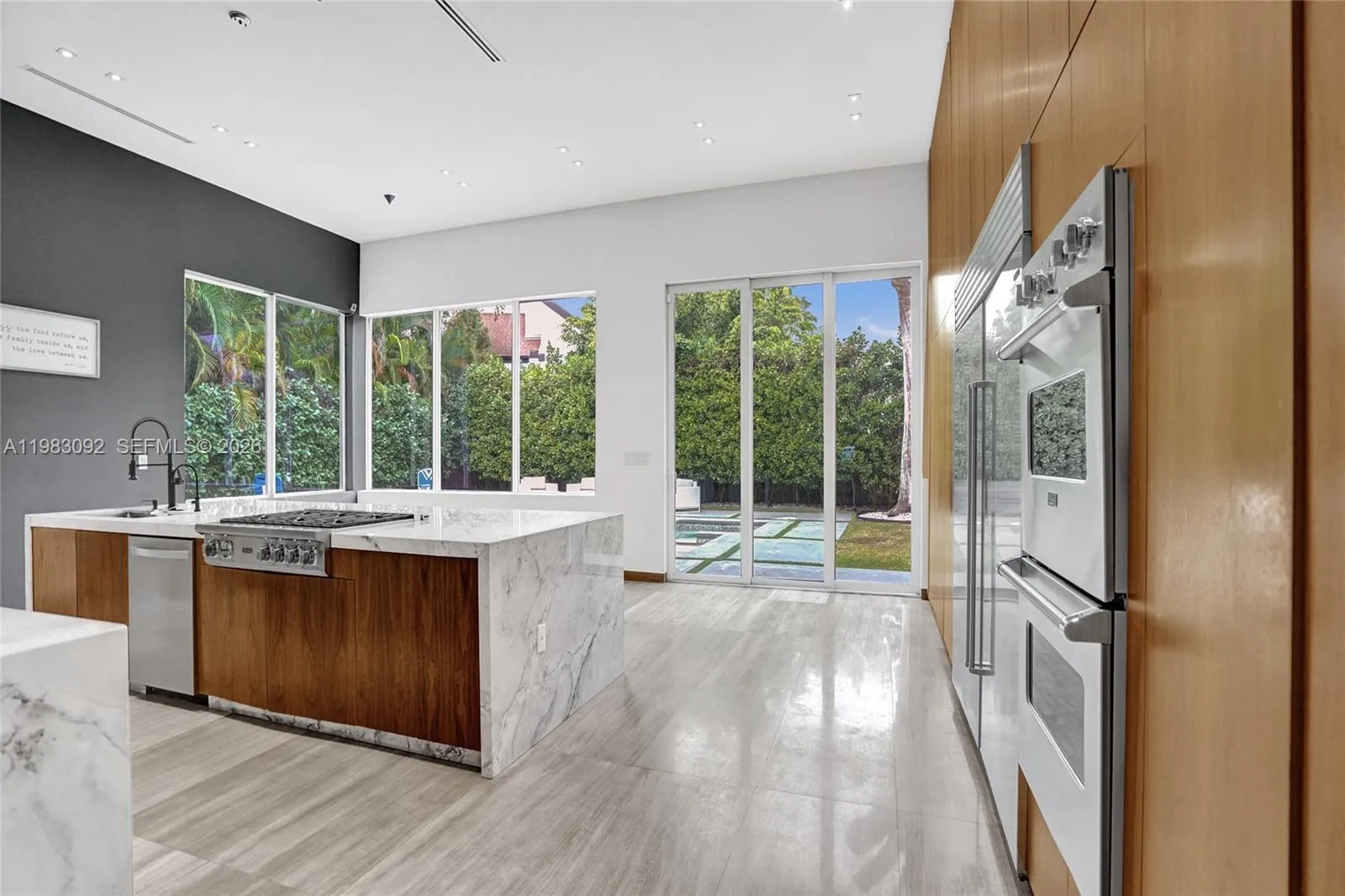 19914 NE 19th Ct, Miami FL 33179