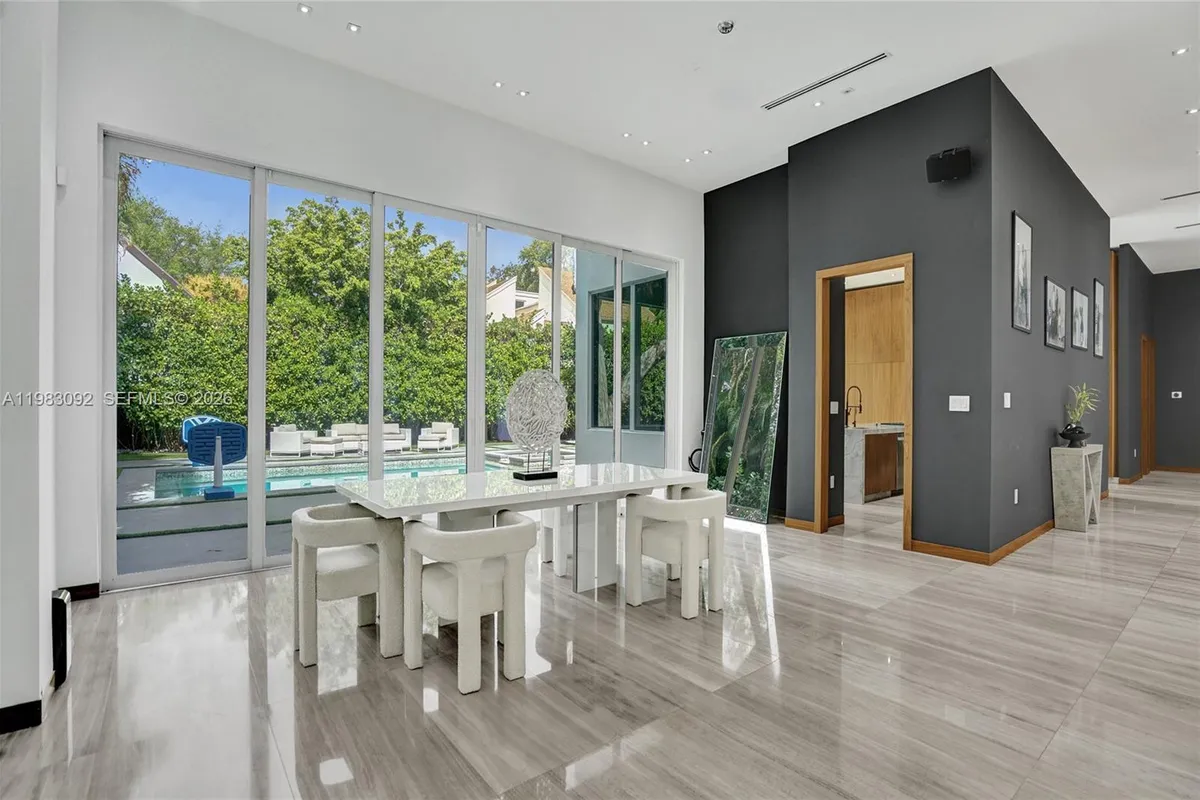 19914 NE 19th Ct, Miami FL 33179