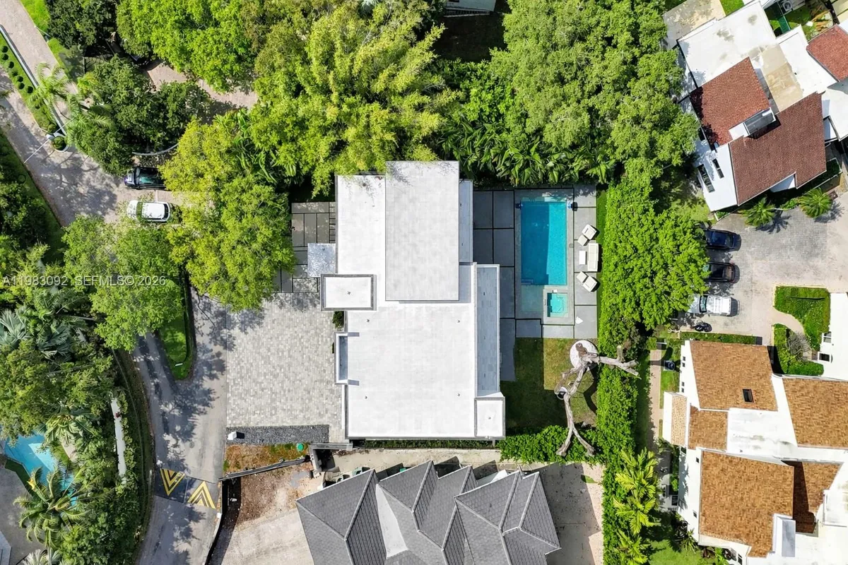 19914 NE 19th Ct, Miami FL 33179