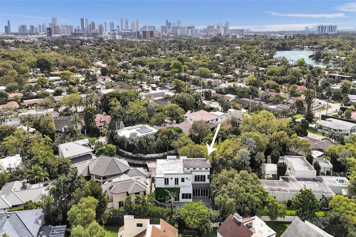 19914 NE 19th Ct, Miami FL 33179